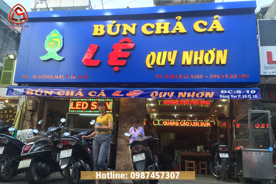 bảng hiệu nhôm alu