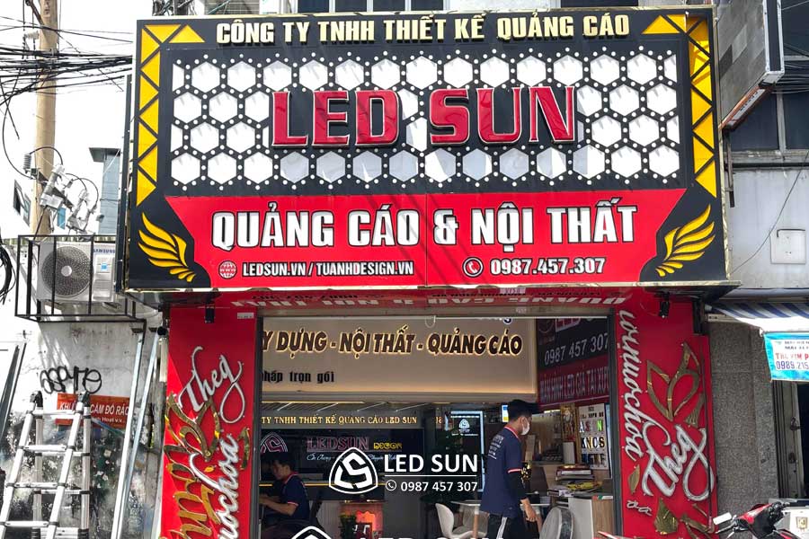 làm bảng hiệu mica quận 2